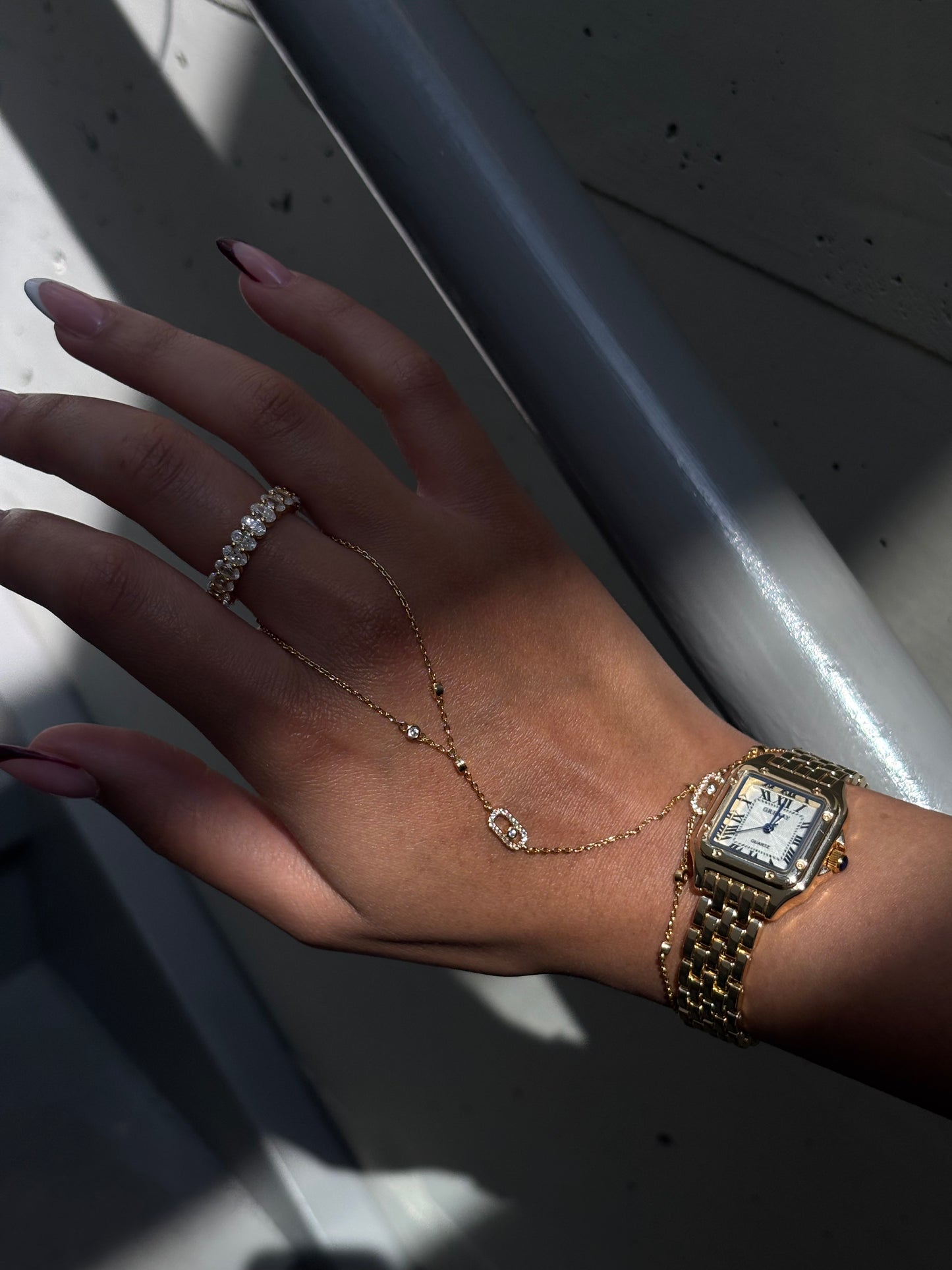 Amara Hand Chain - Gold